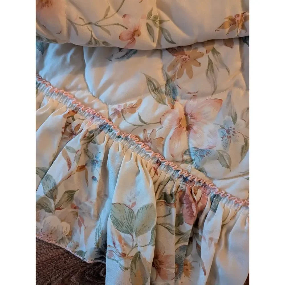 Vintage Burlington floral ruffle bedspread 102 x 88